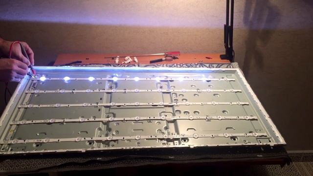 Ремонт подсветки телевизора Samsung UE40H7000AT. Затемнена часть экрана смотреть онлайн