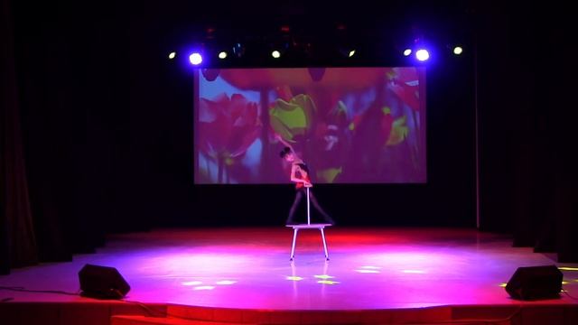 Ручной эквилибр. Народная цирковая студия "Искорка" смотреть онлайн