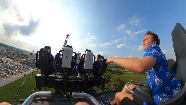 Guy Scared of Being on Roller Coaster Keeps Passing Out During the Ride - 1215832 смотреть онлайн