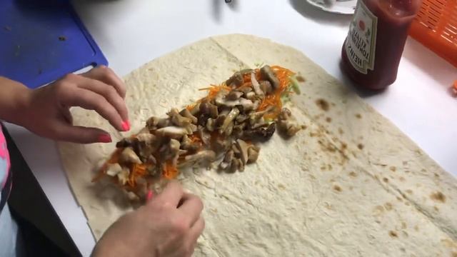 Рецепт домашней шаурмы!Очень вкусно!Приятного аппетита! смотреть онлайн