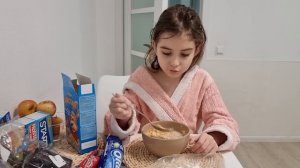 VLOG Пока я болею, муж обнимается с...