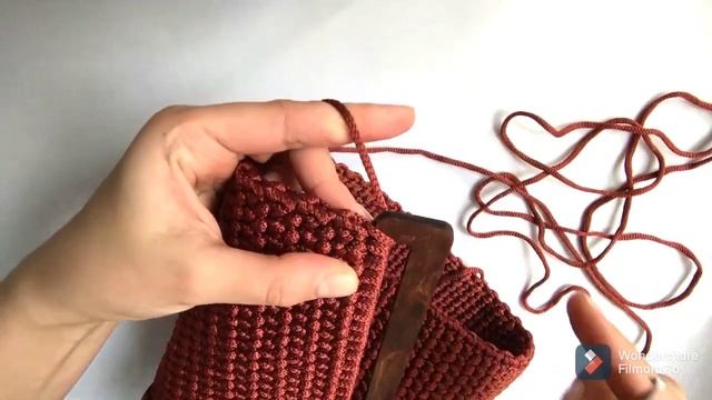 Бесплатный МК! вяжем сумку с деревянными боковинами смотреть онлайн