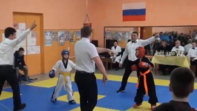 Сучков Владислав 1.1 ПОИНТ 04.04.15 турнир «Золотой ринг» по кикбоксингу, Симферополь (ГРЭС) WAKO