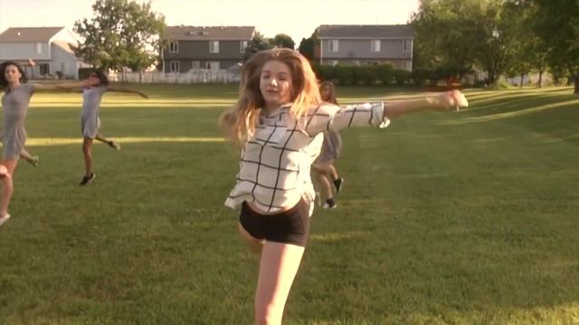 Way Down We Go - Dance For Camera смотреть онлайн