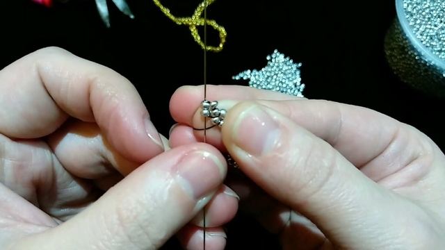 Como hacer cadena con shakiras... (paso a paso)/Ювелирная цепочка из бисера. Подходит для начинающи смотреть онлайн