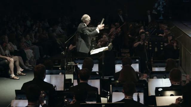 Dmitry Gurovich plays the Moon with an orchestra - O Sole Mio смотреть онлайн