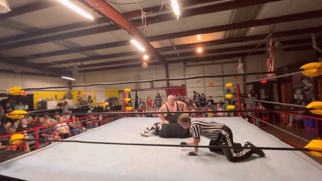 Big Daddy D vs Rock Dawg смотреть онлайн