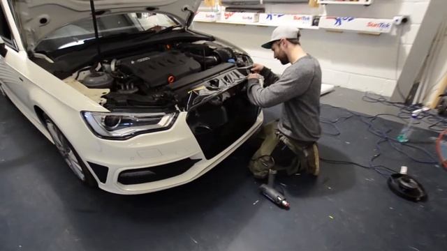 De Chrome Wrap On A Audi A3 8V смотреть онлайн