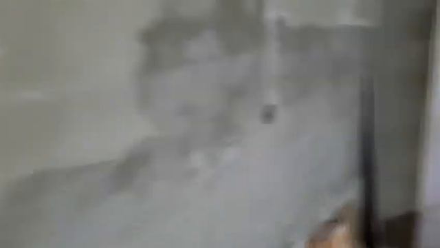 монтаж наружного металлического уголка при укладки плитки. смотреть онлайн