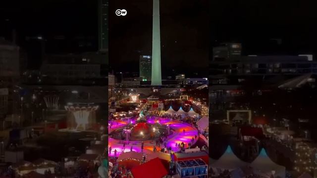 Christmas Fun at the Rotes Rathaus in Berlin смотреть онлайн