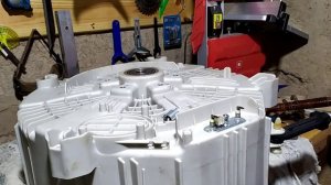 Как выбить подшипник из барабана стиральной машины LG?