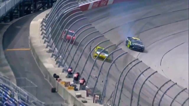 Everyone's reaction at the Darlington Xfinity Race [NASCAR Meme] смотреть онлайн