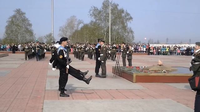 Смена почетного караула. Пост #1 Чита. 9 мая 2014 смотреть онлайн