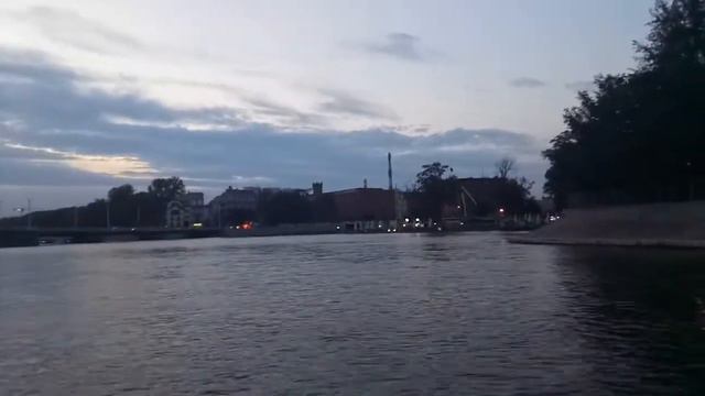 Река одра. Прогулка на катере смотреть онлайн