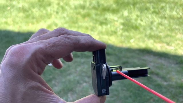 Clean Mass Air Flow sensor (MAF) on 10th generation Honda Civic (2016 - 2021) смотреть онлайн