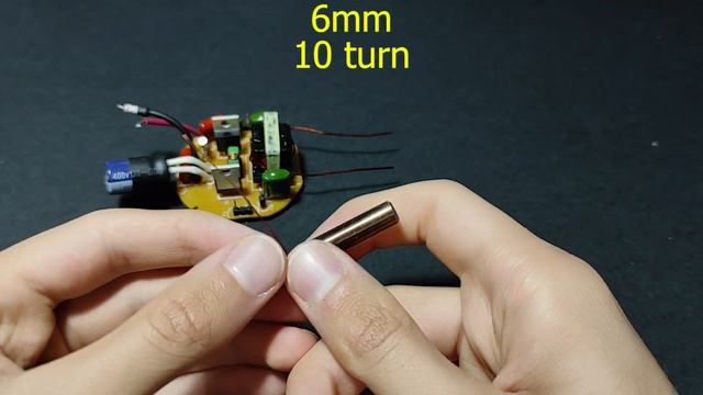 "turn Your Cfl Lamp Into An Induction Heater!" смотреть онлайн