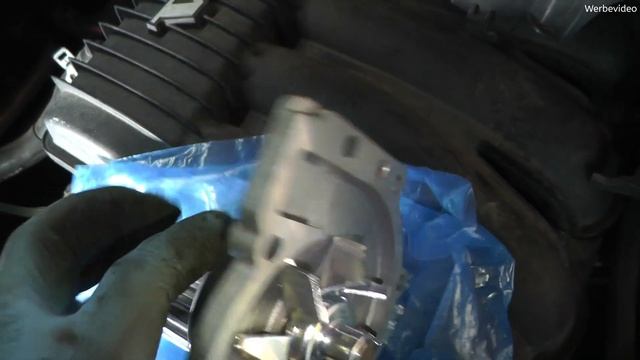 Zahnriemen, Keilriemen und Wasserpumpe wechseln beim Volvo 2.4 Benzin Motor - C30/C70/S40/V50 смотреть онлайн