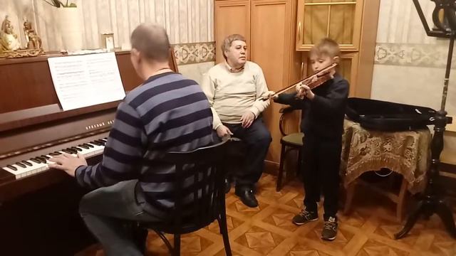 Юный скрипач 🎻