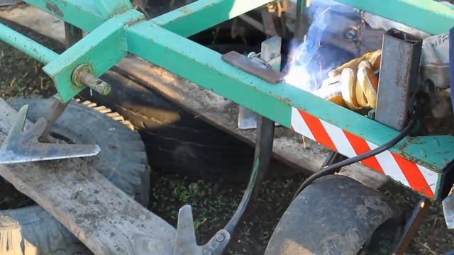 Трактор т 25 и КПС 2.2М обработка тыквы (2021) смотреть онлайн