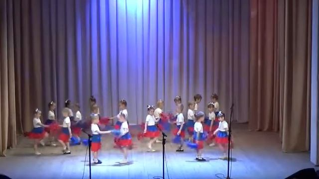 танец к дню России смотреть онлайн