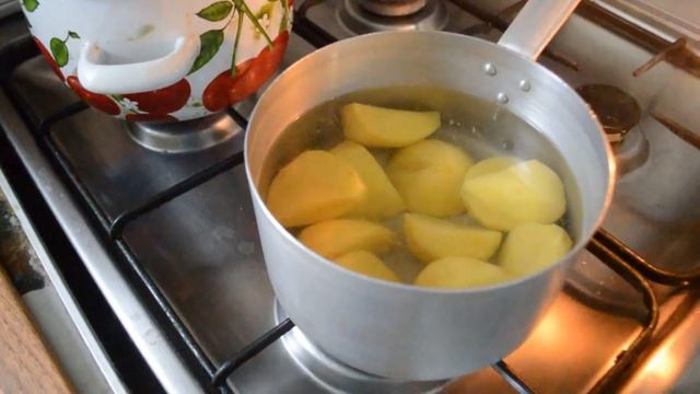 Один из лучших СУПОВ на каждый день. Быстро и Просто! ВКУСНЕЕ картофельных чипсов! Обед в деревне! смотреть онлайн