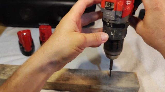 MILWAUKEE M12 CDD смотреть онлайн