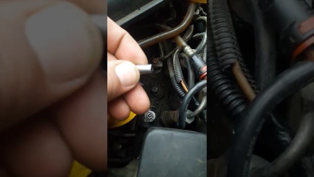 Сломанная свеча накала. Рено кенгу 1.9D 2000г. ( Как высверлить свечу накала) смотреть онлайн