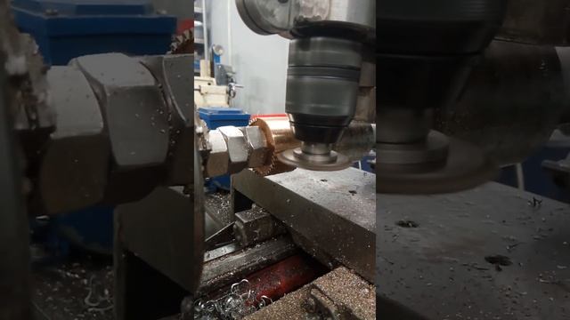 Режем шестерню для WMD-20V смотреть онлайн