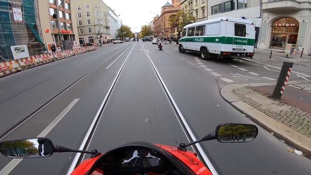 SIE LIEGT AUF DER STRAßE!? | knattercrew | MotoVlog смотреть онлайн