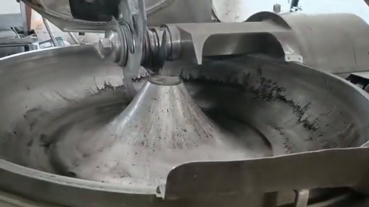 Работа Куттера для мяса  Seydelmann