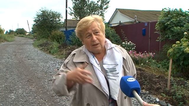 Жителям деревни в Курской области много лет не могут построить дорогу смотреть онлайн
