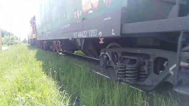 Тепловоз ЧМЭ3-2521 С Грузовыми Вагонами На подъездных Путях смотреть онлайн