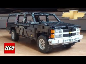 LEGO Technic Chevrolet Suburban (MOC)