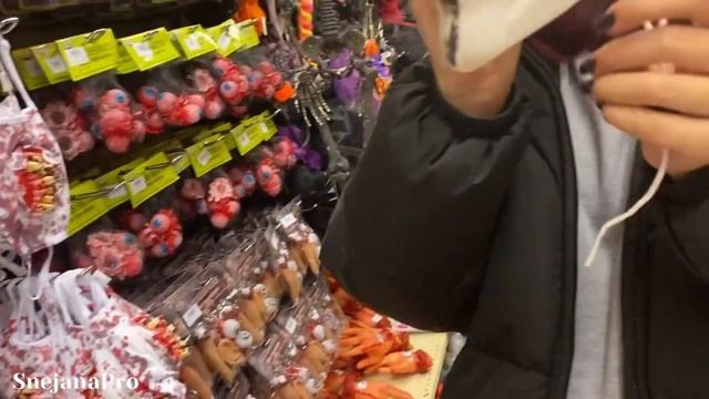 Подготовка к Хэллоуину в магазинах.Декорации и украшения на Хэллоуин. HALLOWEEN что это за праздник смотреть онлайн