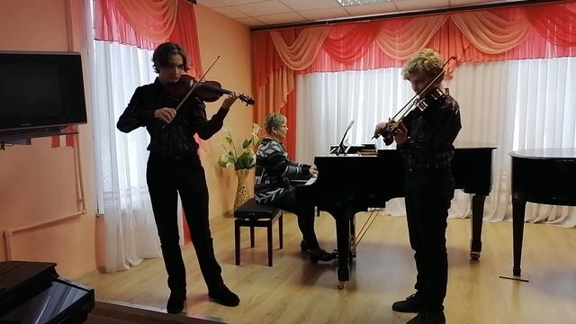 Князев Дмитрий, Князев Даниил - Евгений Дога "Молдавский танец Сирба" смотреть онлайн