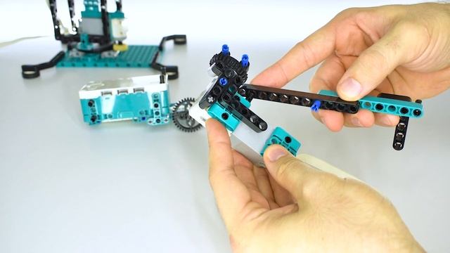 Amazing LEGO Robotic Arm 2.0 смотреть онлайн
