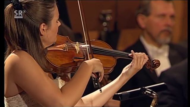 Janine Jansen performs Bach's Adagio (First Sonata) смотреть онлайн