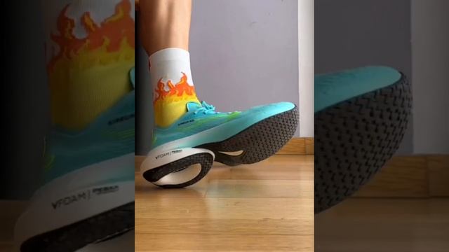 Беговые кроссовки Kiprun KD900 смотреть онлайн