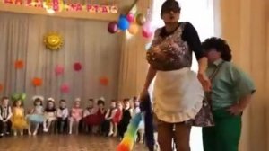 сценка из утренника "Фрекен Бок и Карлсон"