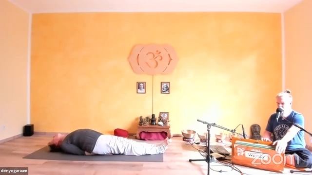 Mantra-Yogastunde - Volle Kanne Bhakti