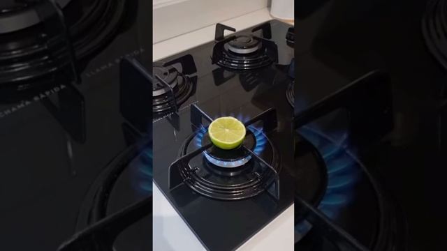 ?ПРИЯТНЫЙ АРОМАТ создаст романтичную атмосферу и избавит от запахов кухни. Нужен всего лишь лимон. смотреть онлайн