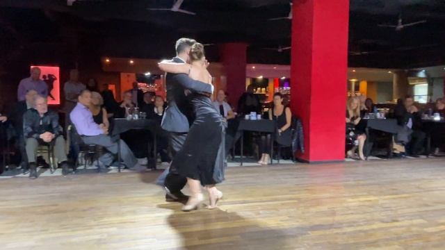 Argentine Tango | Suyay Quiroga and Jonny Carvajal | Milonga Malena (3) смотреть онлайн