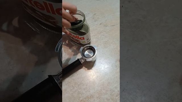 Варим кофе в кофеварке эспрессо DeLonghi Dedica EC685.W +БОНУС