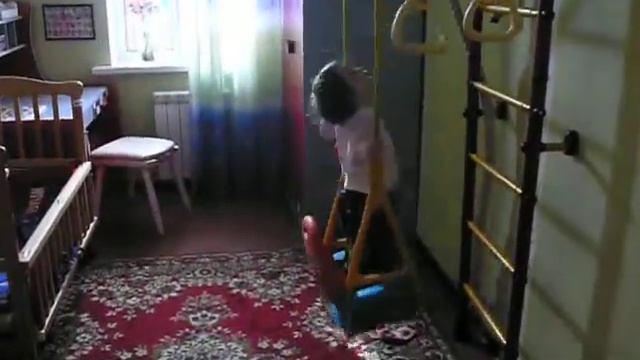 Дженни дома качается на качели смотреть онлайн