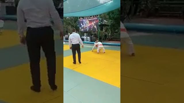 Каримов Зиёратшо в Ялте(3) смотреть онлайн