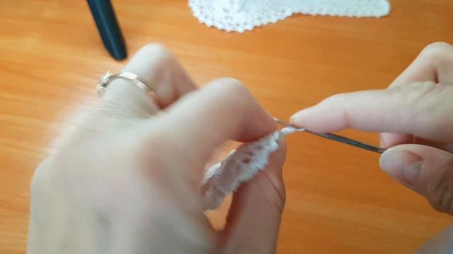 Воротничок вязаный крючком. Видео урок. Crocheted collar. Video lesson смотреть онлайн