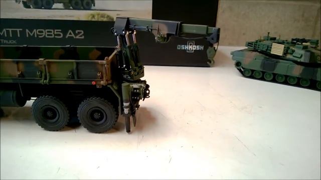 Oshkosh HEMTT M985 A2 cargo truck camouflage 1/50 смотреть онлайн