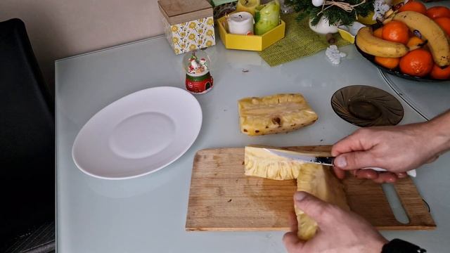 Как почистить Ананас смотреть онлайн