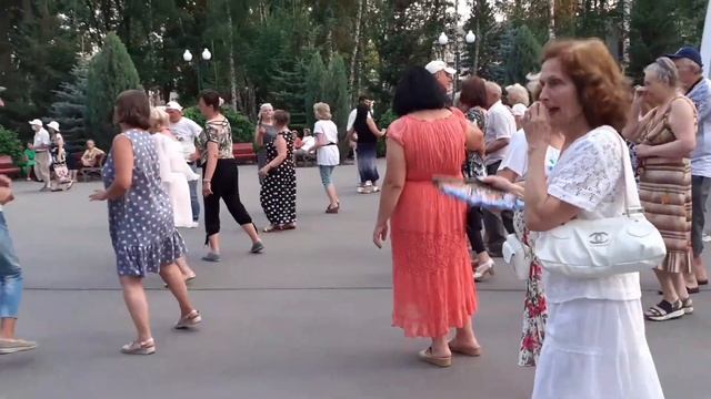 КОХАНА МОЯ!???/ТАНЦЫ В ПАРКЕ ГОРЬКОГО ХАРЬКОВ ИЮЛЬ 2021 смотреть онлайн