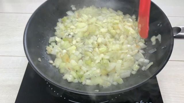 Как Вкусно НАКОРМИТЬ СЕМЬЮ за 15 минут! Спагетти с Мидиями в томатном Соусе смотреть онлайн